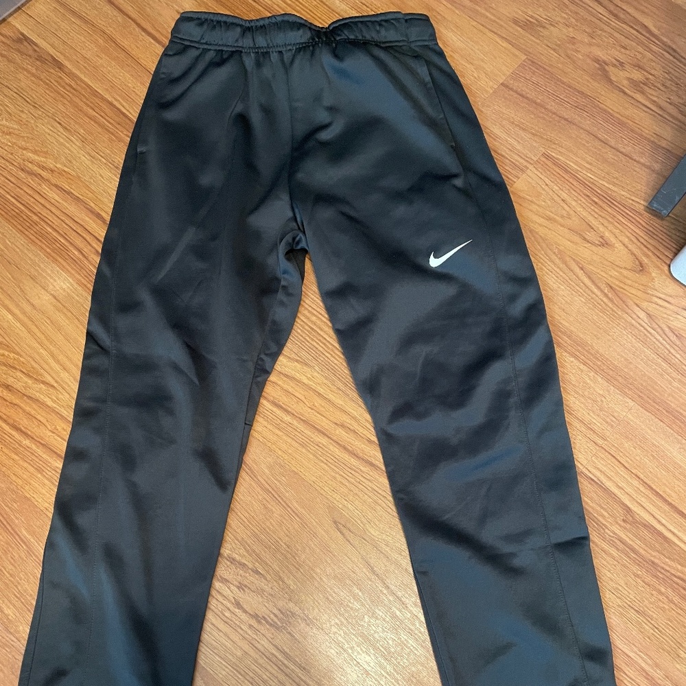 Boys Nike jogger pants